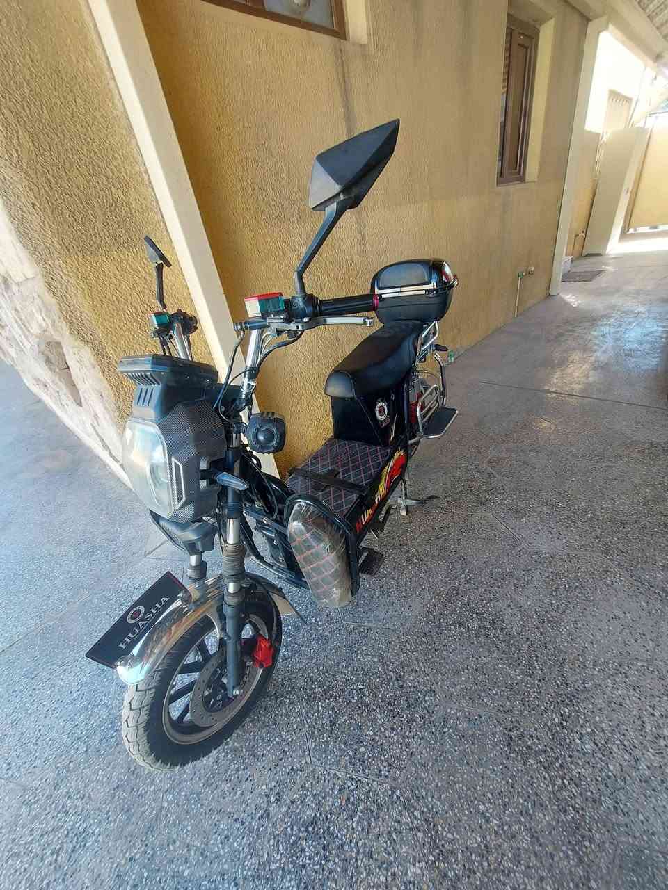 السلام عليكم جبلي هيوشه
بطارياته ع الفحص 
كهرباياته فول 
لايت عالي +ناصي 
بصمه تشغيل عن بعد 
مابي اي نقص 
جاهز من كلشي 
السعر 550وبي مجال 
الاتصال عبر تالي (***********)
العنوان فلوجه
