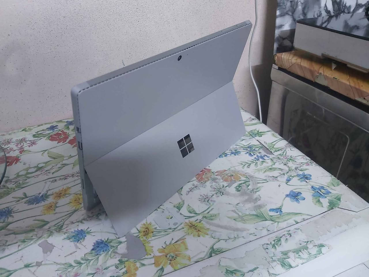 سيرفس برو 4 
معالج i5 جيل سادس 
رام 8 
هارد 256ssd
بطارية اكثر من ساعتين 
الملحقات شاحنة وكيبورد بلوتوث منفصل
مكاني موصل حي الكرامة لا يوجد توصيل موصل, نينوى


**إذا كنت صاحب هذا الإعلان وتريد حذفه لأي سبب، رجاءا أرسل رسالة إلى الدعم الفني**