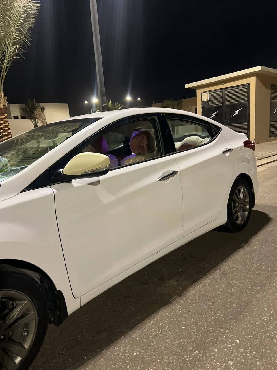 السلام عليكم
الانتره مديل ١٦
فول موصفات 
السياره كفاله عامه ماشيه ١٣٠الف
السياره بسمي رقمها كربلاء 
السعر ١٣٣ وبيها مجال 
مكاني كربلاء ***********
