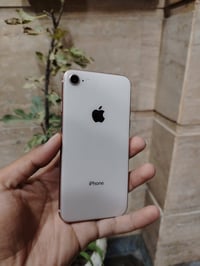 ايفون8فقط ذاكره 64🔋100 انسه شحن ولله فول شحن ما يصرف بوبجي 60فريم سلاس...