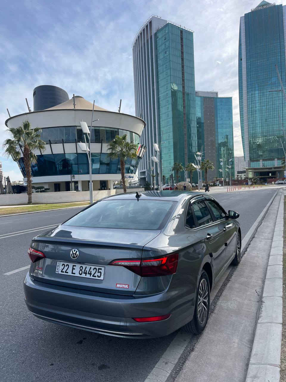 السلام عليكم ورحمة الله🙏
فولكسفاغن جيتا للبيع 👍
موديل : 2021 🔸
ماشيه : 39 الف mi 🔹
محرك 14 توربو (المرغوب) 🔸
مواصفات S ✔️ 
شاشة _ كامره _ تحكمات ستيرن كروز سرعه _ هندبريك بصمة _ اوتو هولد _ رادار امامي - خلفي - جانبي _ نظام ايكو - سبورت _ لايت زنون 
ضرر السياره جدا خفيف باب السايق وربع جاملغ الخلفي بدون دواخل بدون ايربك✅ 
السعرر 146 وبيها مجال بسيط 👉
مكان السياره اربيل _ موصل 📍
*********** يوجد واتس اب
