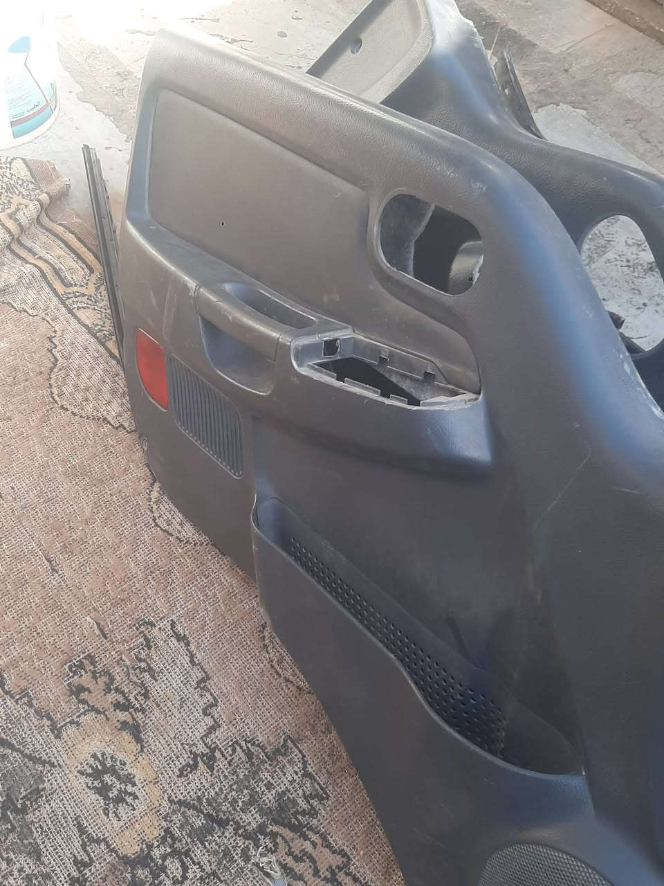 سلام عليكم للبيع غلاف بيبان كيه حمل نضيفات هنه ولاستيك جام كامللات مكان بغداد الرقم ***********
