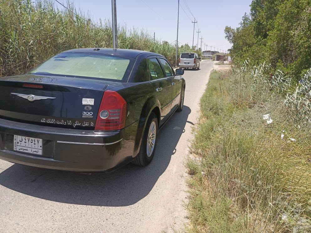 اوباما موديل 2010وارد كندي مكفولة من الظربه جاهزه محرك 3500اصل محرك وكيرتمام تبريد حداديه كهربائيات اربع جوكات تخم تاير  لايت زنون سنويه 28 بيه رشات صبغ استخدام شخصي السعر 100العنوان بصره *********** البصرة, العراق
