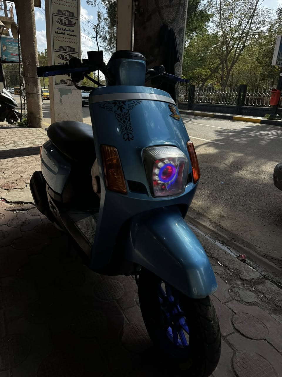 ماكس بوليس مسطره2013
للبيع دراجه جديده دراجه بلاد ممفتوحه 

سعر 875وبيه مجال حك جيه 

عنوان بعقوبه  نتصل وتدلل***********
