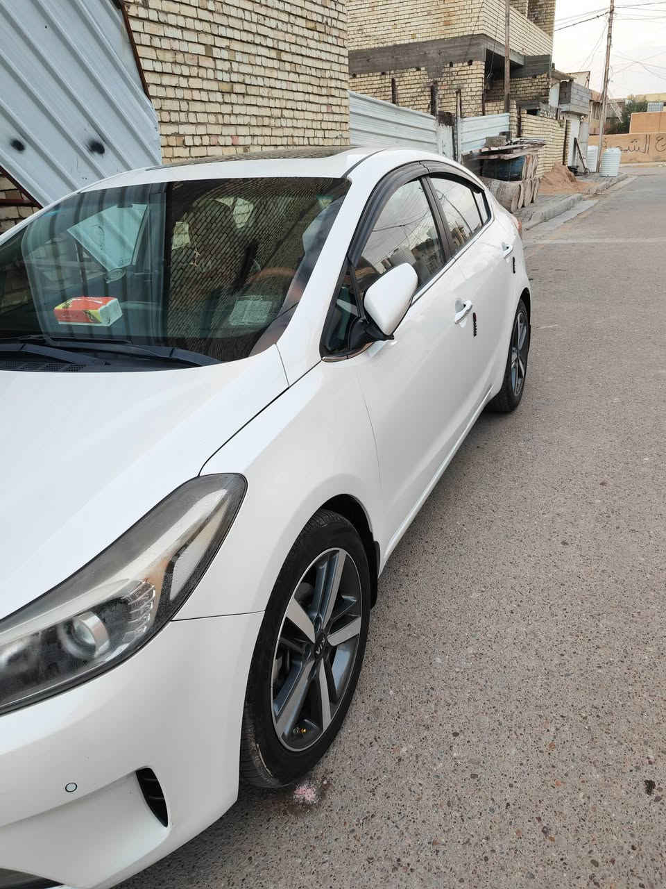 سلام عليكم سيراتو 2017 ViBورد اريراني..فول موصفات.رقم بغداد الماني.بسمي. مكفوله ماعده بيها طخه بصيطه كلش.. مثل ما موضح بصوره. موصفتها. بصمه.. محرك 2000دوش...ماشيه 145 مكفول من الفتح.. تحكم استيرن. شفتات +٠تدفه  
كشن اسايق كهربائي وخزن. ميموري +تدفه تبريد. وكشن الصدر تدفه تبريد.. والكشنات الخلفيه تدفه.. داخل لونين مشمشي وسود...حساسات اربعه اماميه واربعه خلفيه.. فتحه..شاشه عطال.. 3وضعيات قياده ايكو. سبورت. عادي..تبريد منفصل... جنطه ذكيه... ترحيب عند الاقتراب+مرايات شفط... خمسه ويل كب......سياره مال جناي ومستعجل عل بيع.. وماكو مثلها بهيجي سعر..145... للستفسار ***********
