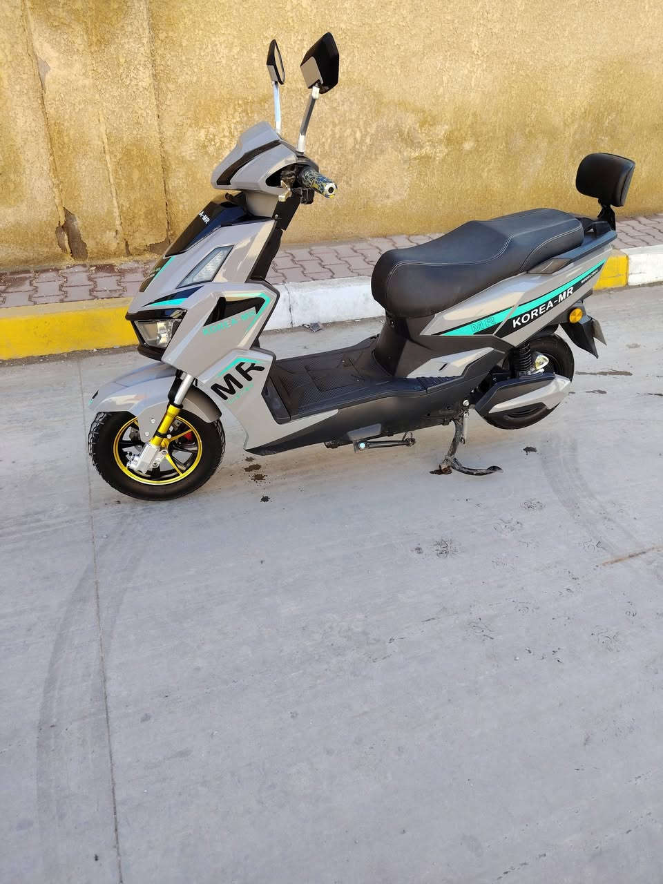 دراجة شحن سكنس 6 بطاريات  سعر 800 وابيه مجال مكاني  اليوسفية مقابل ضيطره 75 سرعه 99 ملف 200 هاذه رقمي بي واتساب ***********
