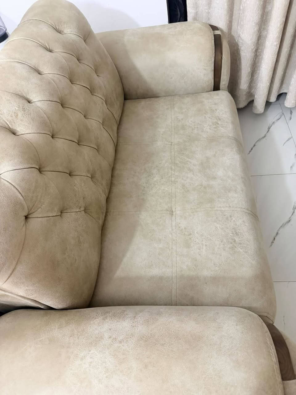 نص تخم استخدام سنه وحده فقط قنفه ام النفرين ووياه كرسين  ب250 نظيف جدا ارجل خشب صاج
الرقم :-***********
