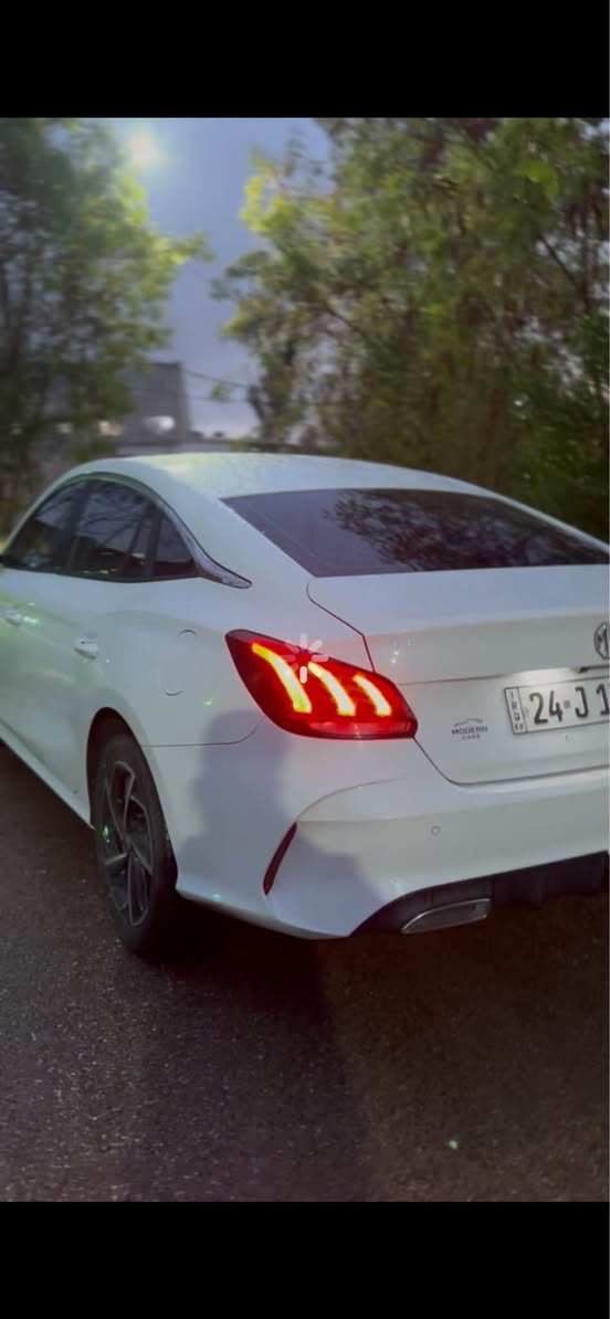🚗 للبيع: MG GT موديل 2023 (فول مواصفات + فتحة سقف) 🚗

فرصة مميزة لامتلاك سيارة MG GT موديل 2023 بحالة ممتازة ومواصفات فول كامل، مناسبة للاستخدام اليومي والسفر.

🔹 المواصفات:
• الموديل: 2023
• النوع: MG GT
• اللون: أبيض
• حجم المكينة: 1.5 تيربو
• الفئة: فول مواصفات
• فتحة سقف
• كشنات جلد
• كير دبل كلج (Dual Clutch)
• كير كوبرا
• العداد: 48,000 كم
• الحالة: ممتازة
• خالية من الحوادث السابقة

✨ مميزات السيارة:
• مواصفات فول كاملة وتجهيزات راحة متقدمة
• فتحة سقف تضيف لمسة فخامة ومتعة في القيادة
• كشنات جلد فاخرة تمنح راحة وأناقة داخلية
• محرك 1.5 تيربو قوي واقتصادي في استهلاك الوقود
• ناقل حركة دبل كلج يوفر أداء سلس واستجابة سريعة
• كير كوبرا يمنح تجربة قيادة رياضية ومميزة
• تصميم رياضي وعصري
• قيادة مريحة وثابتة
• مناسبة للاستخدام الشخصي والعائلي

📌 السيارة مستخدمة بعناية وجاهزة للفحص والمعاينة.
📞 للاستفسار أو المعاينة يرجى التواصل على الرقم: ***********
💰 السعر المطلوب: [ضع السعر هنا]

ملاحظة: السعر قابل للتفاوض للجادين فقط. موصل, نينوى
