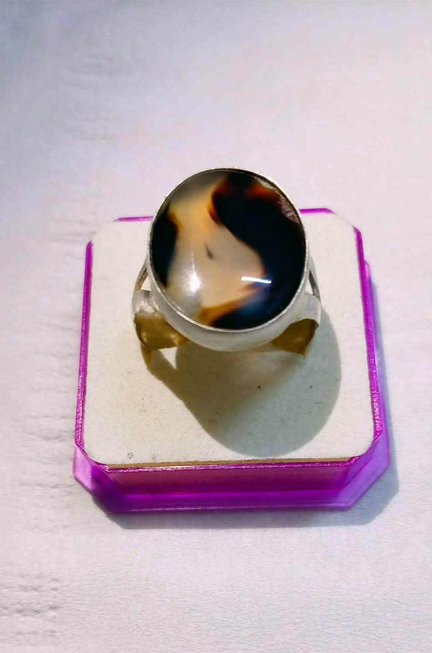 منو يصيده.. عقيق يماني جمال ودلال فضه 925سعر 33الف فقط مع توصيل واتساب ***********..
