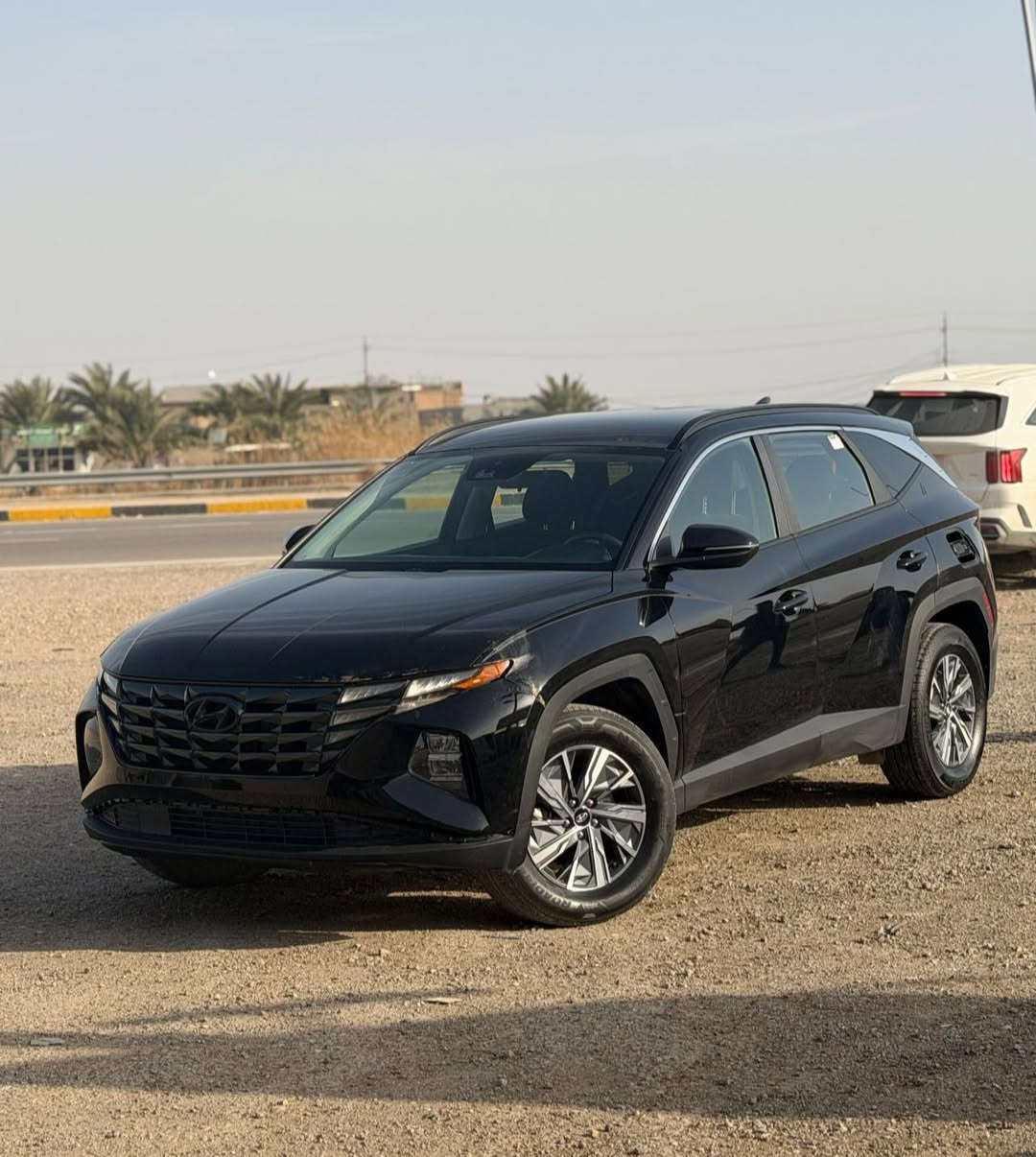 هونداي توسان هايبرد 2023 فول مواصفات 1/1 عدا الفتحة 
بدون صبغ بدون تبديل بيها فقط بارد جاملغ امامي والباقي مكفول 
داخل لونين كشنات كهرباء 
رادارات جانبية + رادار امامي توقف ذاتي 
تدفئة تبريد بلادي 
السعر 187 وماكو هيج سعر بهيج نضافة بالعافية عل ياخذها 
***********
