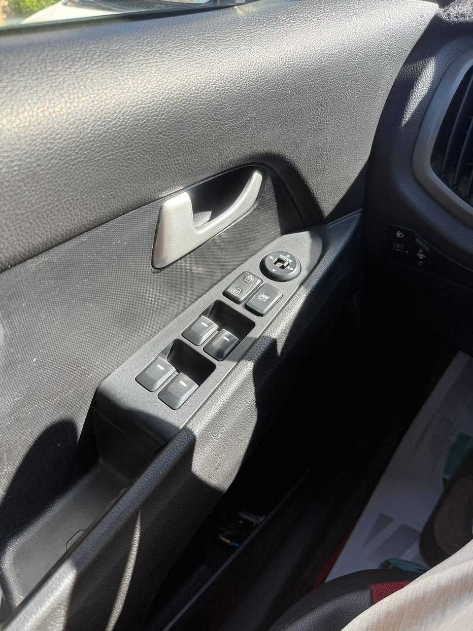 السلام عليكم كيا سبورتج موديل  2015 خليجيه ماشيه 149 الف سعرها 155وبيها مجال وتفاصيلها موجوده بصور السونار الي ناشره بالمنشور مكان بغداد حي التراث *********** ورقم السياره بغداد الانكليزي الجديد
