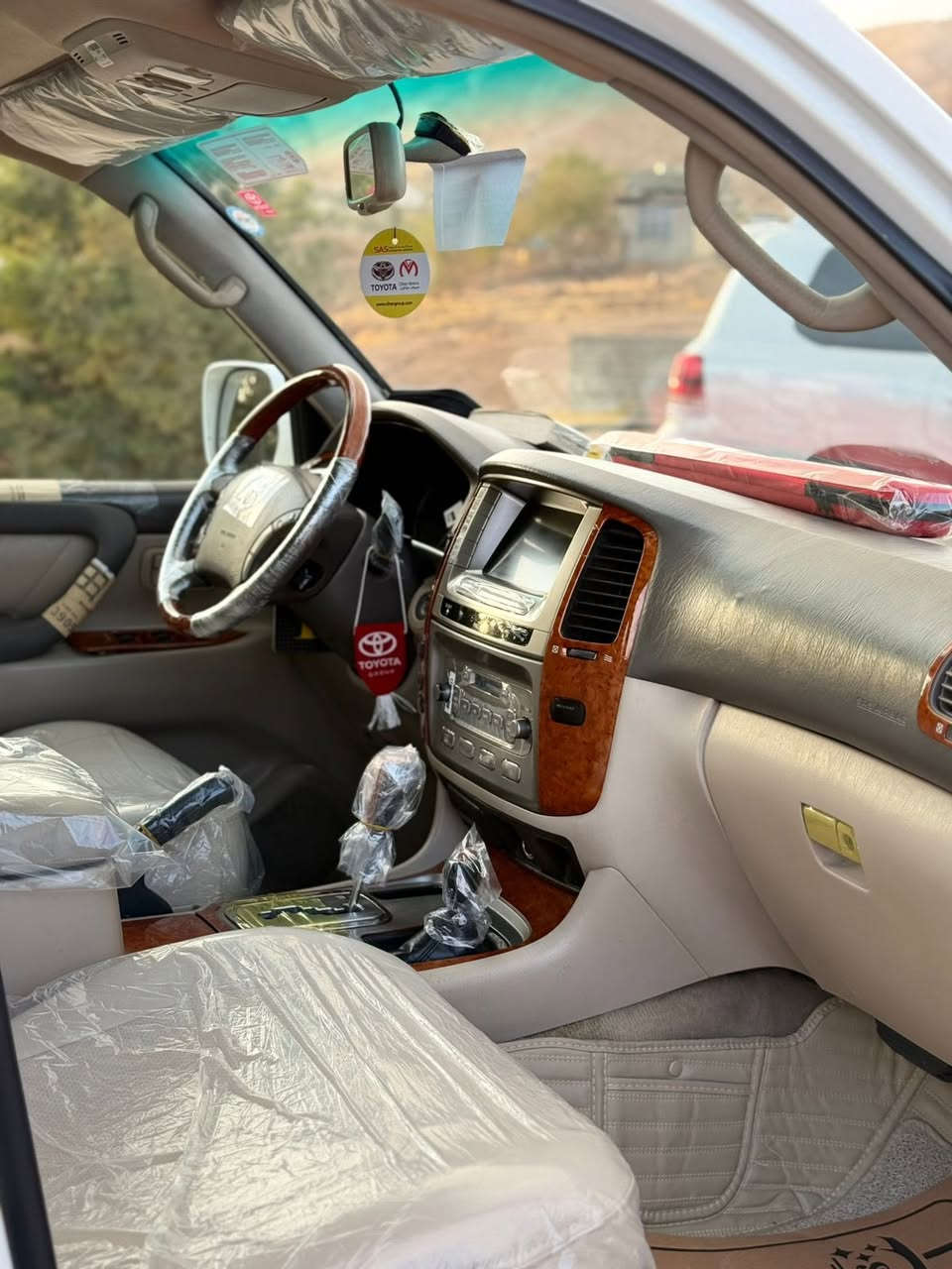 بۆفرۆشتن.🎌✨🇸🇦 للبیع

تۆیۆتا لاندکروز 2006 VXR مەکینە V8 
بى بوياخه سه يا ره كه 
فول مواسەفات لێگزس سڵاید سلاجە 

گێڕ ئۆتۆماتیک  وينج و تەبرید مەرکەزی وکشن جلد 
حاسە شاشە کامێرا بەخی ئاو 

قفڵ اکسل و هەزە ئاوێنە کارەبا و جام کارەبا
کشن جلد  و کارەبایی شەش سیدس سیدی   بۆکس 
سەنەوی و ژینگەی نوێیە تا 2028 

زۆر بەجوانی و پاکی ماوەتەوە
دینار مەسرەفی تێدا نییە
گێڕ و مەکیەنەی بەشەرت
هیچ کێشەیەکی تێدا نییە
تەحویل و بەناوکردن بەشەرت

سعر /في التعليق يتم الرد فورا على المسنجر ✍🏻

نرخ/ لە کۆمێنت بنوسە یەکسەر وەڵام دەدەیتەوە 📮

ژمارەی خاوەنەکەی
***********
ڤایبەر+واتساب ☎️
