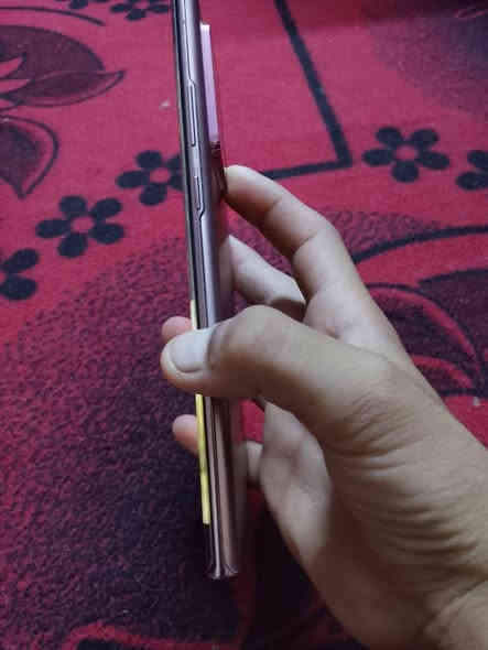 سلام عليكم جهاز للبيع سامسونج نوت 20الترا جهاز مابدل بي اي شي الذاكره 128مكاني  الناصريه  الرقم ***********سعر خاص
