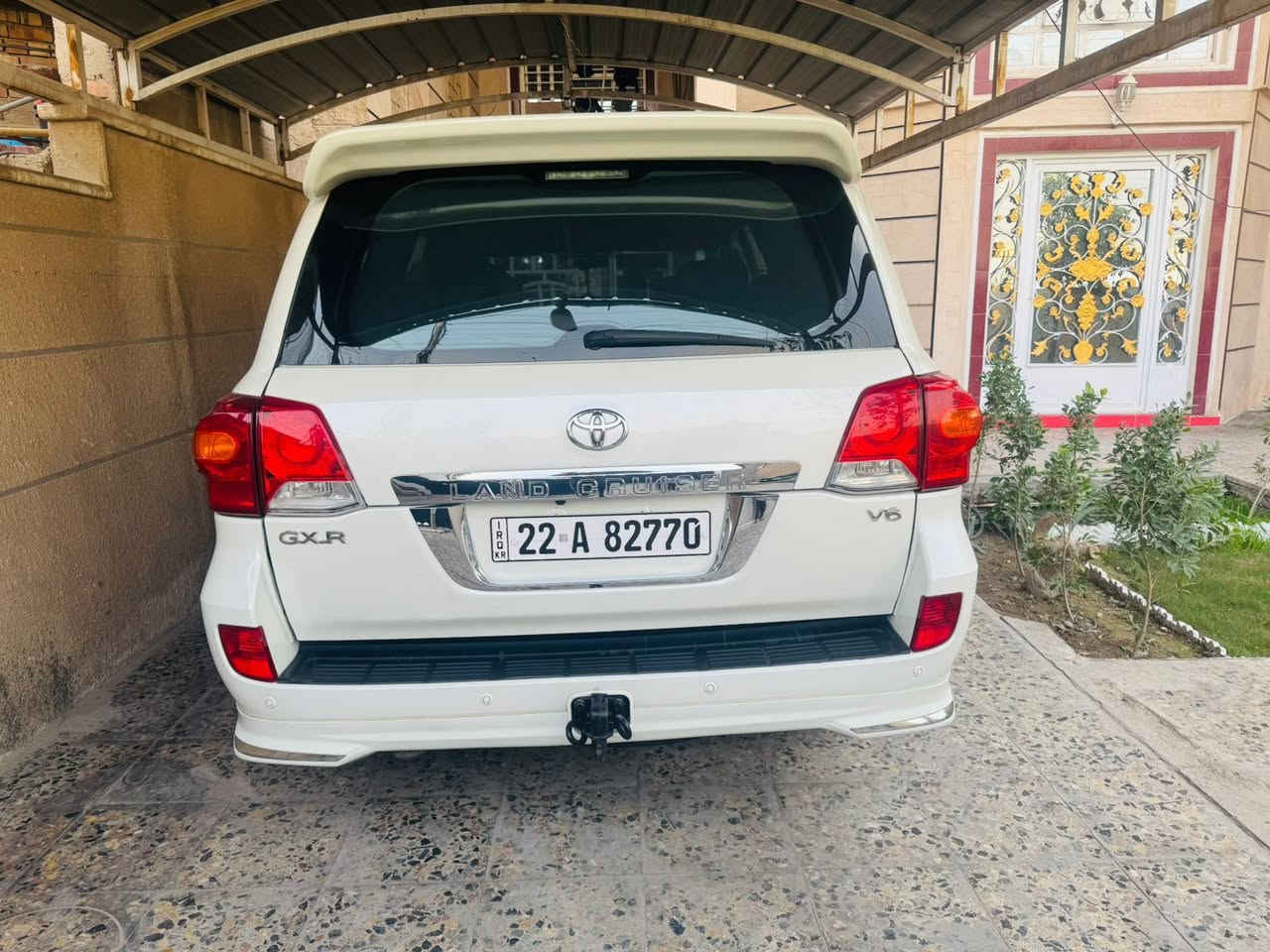 سلام عليكم
_____________________

 للبيع  لاندكروز
موديل 2015

سعر 33000$وبيه مجال بسيط
1داخل جلد اسود طلب خاص 
2 كراسي كهرباء 
3 تدفاءوتبريد كشنات
4نضام مثبت سرعه
٥حساسات اماميه وخلفيه
٦مري كهربائ شفط
ملاحظه المكين والكير مكفولاه
***********العنوان بغداد السيديه
