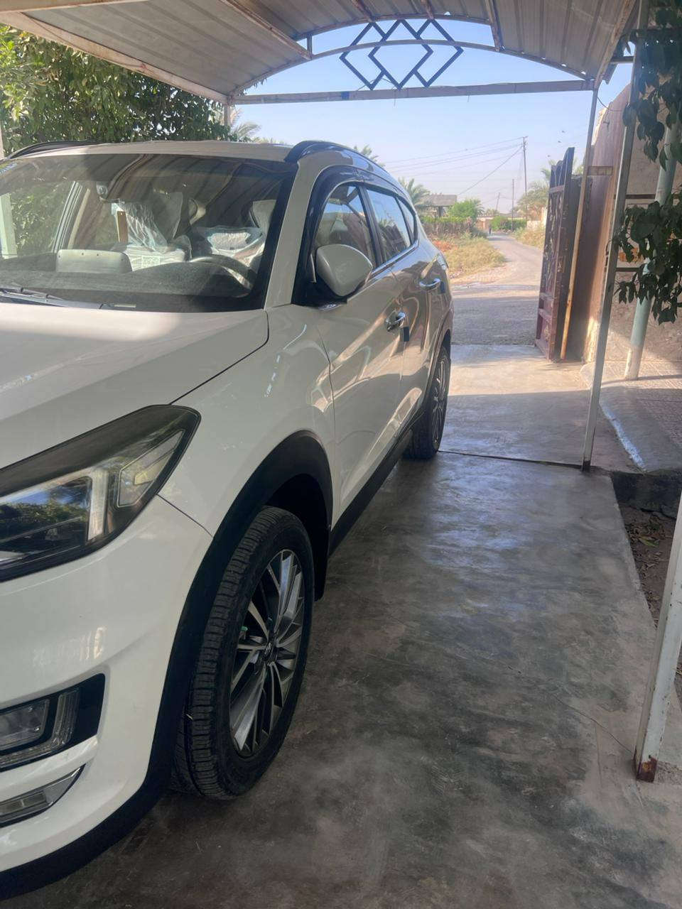 توسان 2020 للبيع
السلام عليكم 
للبيع توسان 2020 خليجي ماشيه 73km
سياره نضيفه "بمعنى الكلمه"
فول مواصفات  
(( المواصفات اصلية  ))
"بصمة تشغيل وبصمة ابواب 
"مري شفط 
"ثلاجة بالجكمجة 
" كاميرا خلفية
" ثلاث وضعيات قيادة
"كروز سرعه
" شحن لاسلكي 
" بلوتوث+ AUX 
"كراسي 2 كهرباء
" دبل ايرباگ
" تحكم ستيرن
" حساسات
" تبريد قطعتين 
" لدات نهارية
" انارة ابواب 

العنوان / بغداد/   التاجي
رقم بغداد باسمي تحويل ثاني يوم
هزه جديد  السعر 195 وبيها مجال بسيط


**إذا كنت صاحب هذا الإعلان وتريد حذفه لأي سبب، رجاءا أرسل رسالة إلى الدعم الفني**