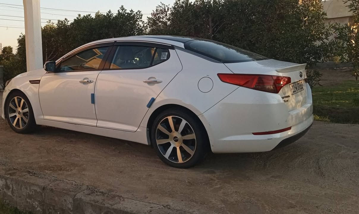 كيا اوبتيما ٢٠١٣ خليجي رقم بغداد سنويه باسمي
بصمه تشغيل 
بصمه أبواب 
بصمه صندوق
فتحه سقف طكتين بانوراما 
مري شفط اشاير  بلمري 
لد أمامي 
منظومة زنون 
كامير ا خلفي 
تبريد قطعتين ويه السويج 
ويل كروم حجم ١٨ 
 السعر ١٣٧ وبيه مجال قليل
نظام ايكو كشتات جلد 
مكان السياره بغداد حي الجهاد 
*********** وتساب
