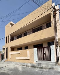 شقه الايجار طابق ثاني  مساحه ١٤٠ متر جديده بناء ٢٠٢٦ هسه طلعت منه عمال...