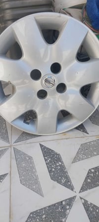 السلام وعليكم كبات نيسان حجم 15 عدد٣ +كبات حجم 14عدد٣ للبيع 0773700646...