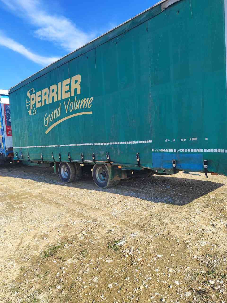 السلام عليكم عربانة وبودي للبيع  طول العربانة عشرة الا ربع والبودي ثمانية البودي ثمانية ثمانية8 وارتفاع 3 امتار وعرض 250البودي يرهم اكتروز ويرهم سكانيا ￼ 
للاستفسار 
***********
***********
