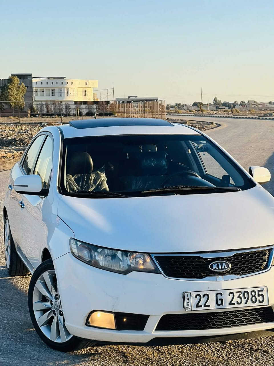 سلام عليكم سيراتو خليجي موديل 2012سياره فول واحد على واحد،، مكينه، 2000،دوش السياره جديده مكفوله عدا رشه صباغ بل باب فقط بدون ضرار رقم دولي سنويه جديده تريد وكاله تحويل مكان السياره بابل قضاء الهاشمية،،لسعر115وبيه مجال ***********
