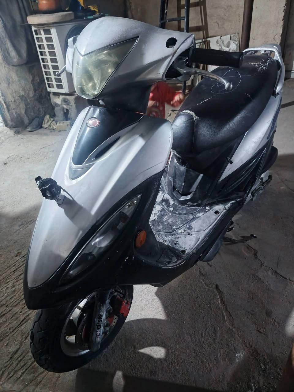 ابيع على الشرط برغي واحد ما مجيوس بيهه ابع وضع الرنبه تجي تفحص انته ولفيتر مالك وصله وياهة السعر خاص المكان ناصريه مركز‏‪0772 532 0721‬‏ بي واتس
