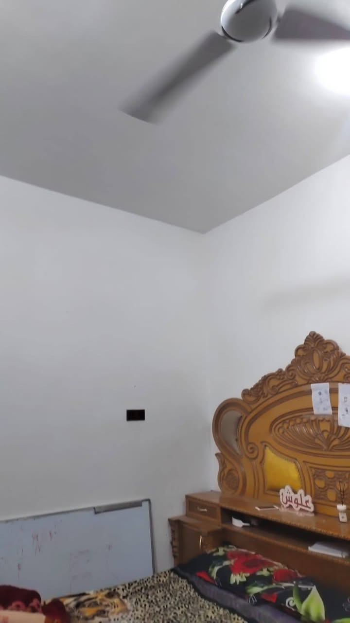 السلام عليكم بيت للبيع حي العسكري بالدوانم مال الازم المساحة 140م بناء قاطين قرب المولد
***********
