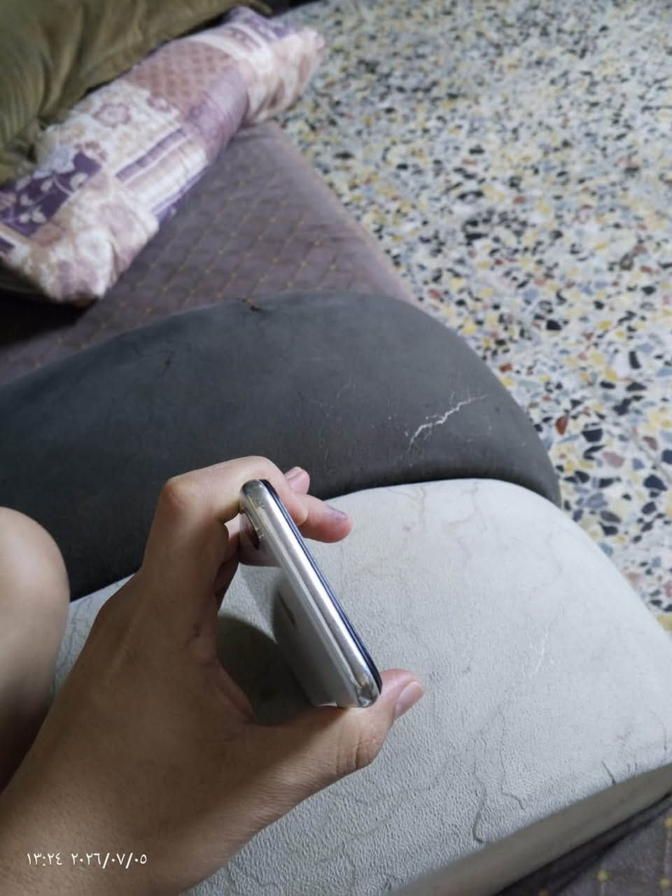 سلام عليكم شباب عندي جهاز ايفون اكس لون ابيض جهاز ذاكرته  نظيف سعر جهاز ١٦٠عنوان بغداد الحريه الثانيه للاس٢٥٦جهازتفسار اتصال عل ***********او واتساب
