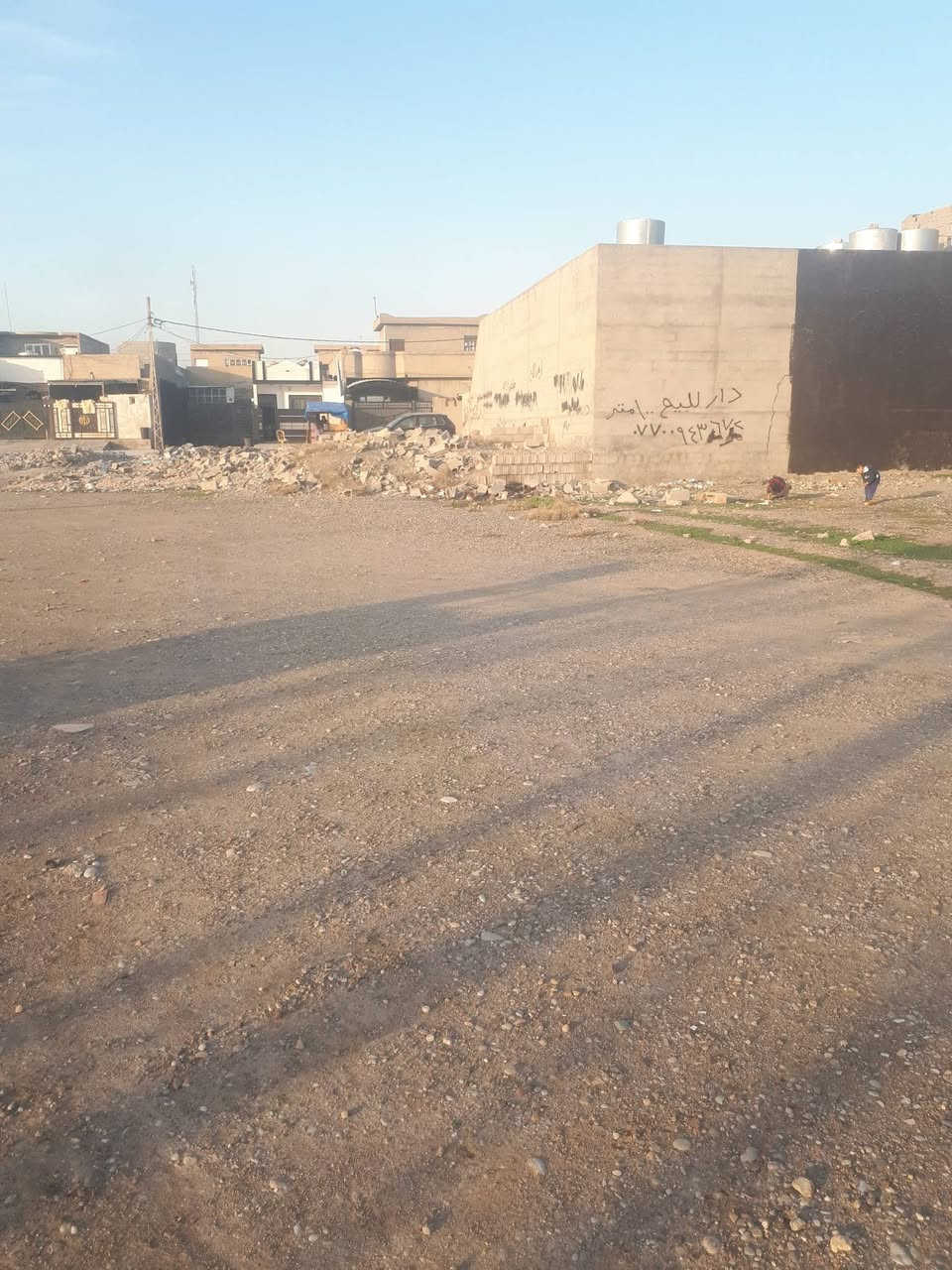 قطعه للبيع مساحة ٢٠٠ متر عنوان بنجاه على خلف دائرة كهرباء سعر مناسب ١٧ مليون بي مجال هاتف ***********/ ***********
