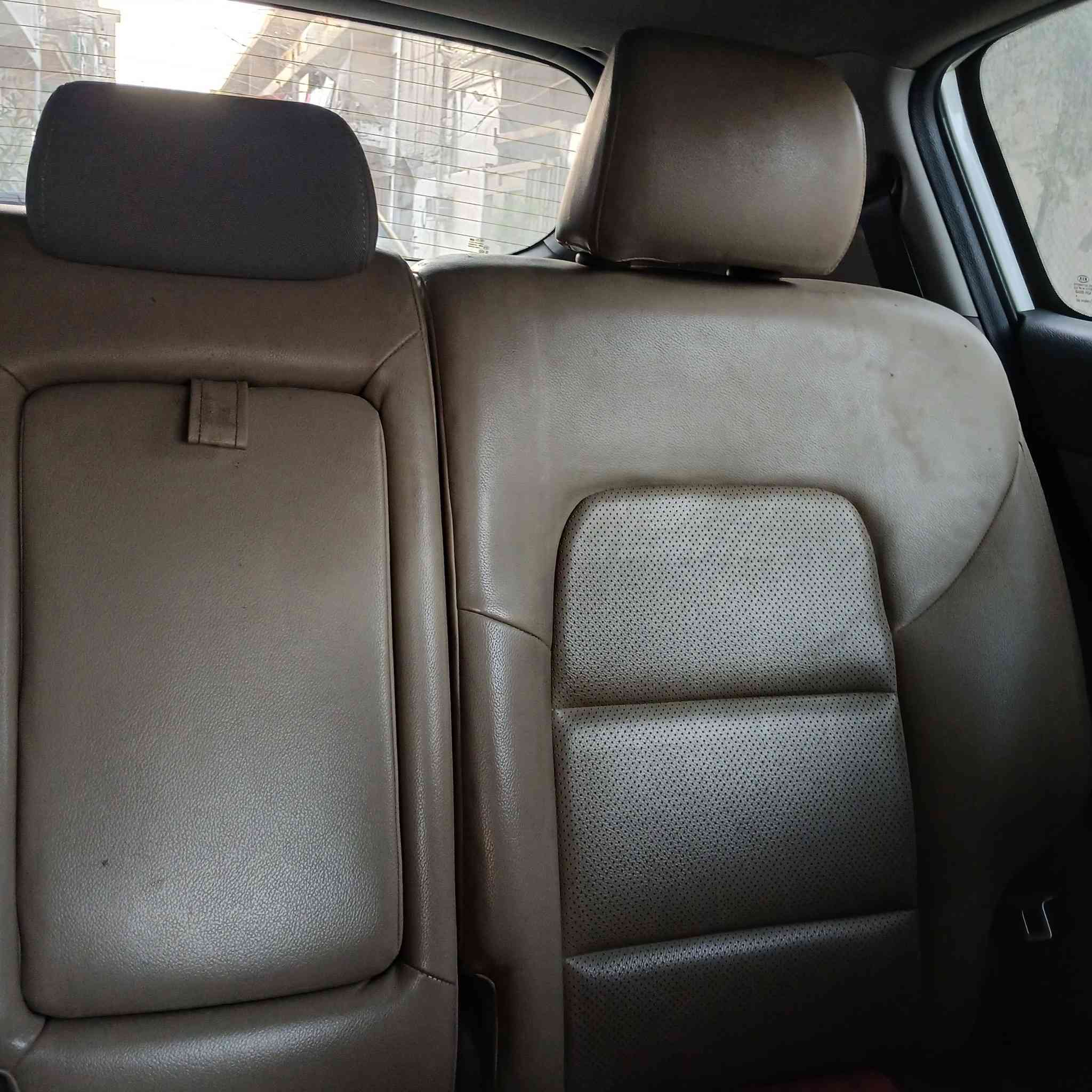 السلام عليكم للبيع سبورتج ١٨خليجي مكفول كفاله عامه غير ربع الدعاميه خلفيه سونار جديد عندي رقم بغداد مواصفات كشتات جلد بنورامه تحكم استيرن محرك ٢٠٠٠دوش حساس خلفي تبريد قطعتين تخم تاير جديد بسمي السعر ١٨٥    رقمي ***********
