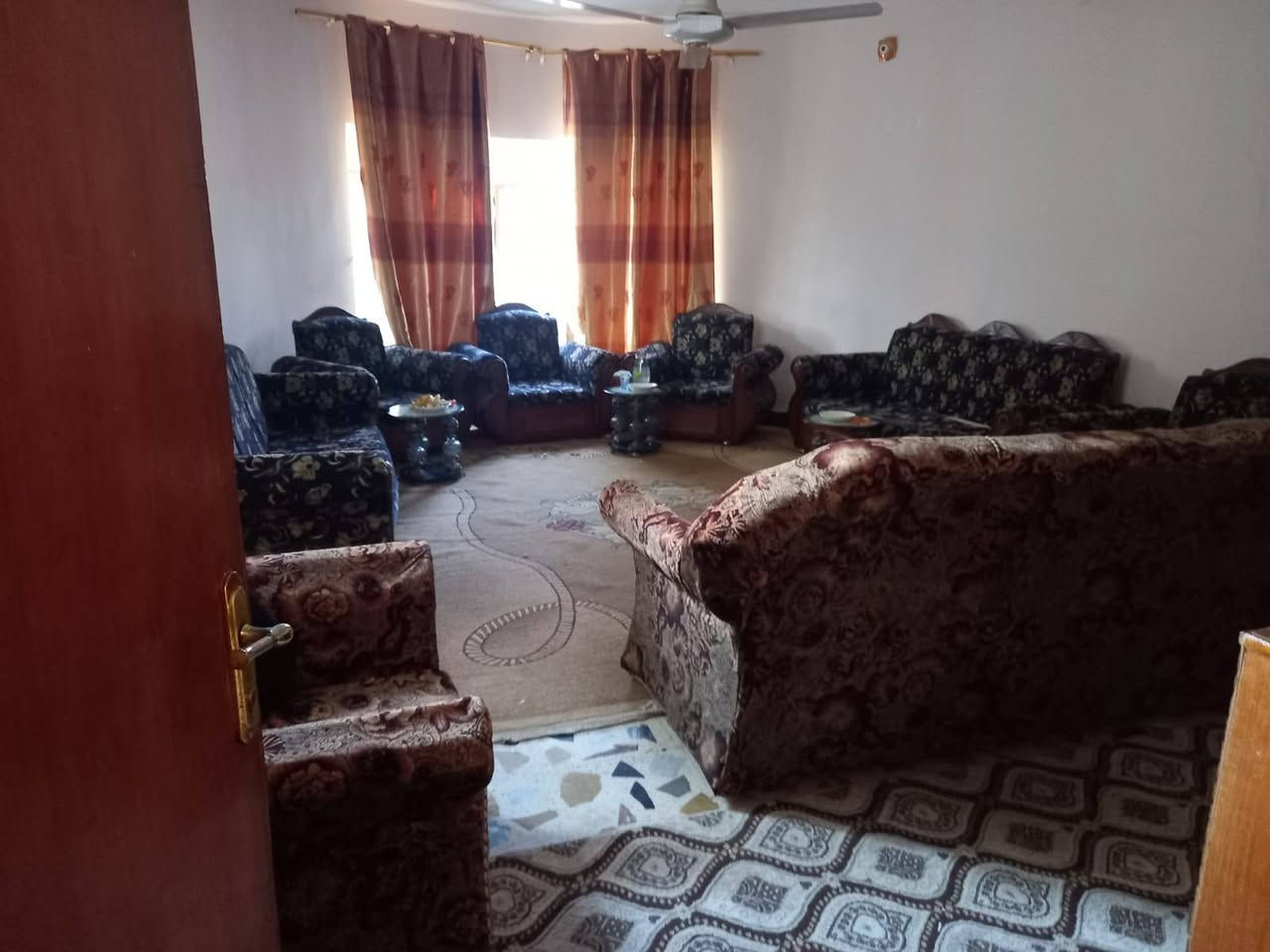 بيت 🏠 للبيع🏠
في حي المثنى خلف الشهداء
 قرب مول 🏬 المثنى
 شارع 15 الفرع الثاني
 يعني شارع التبليط 40 متر
مساحه ال بيت 🏠 315 متر 
البناء درجة اولى 
.للاستفسار يرجي الاتصال على الرقم المكتب الخاص *********** مكتب 🏢وطن للعقار@
