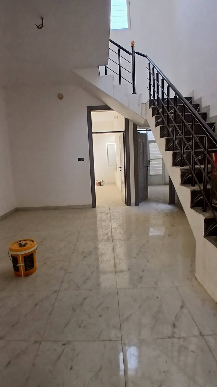 على بركه الله بيت للبيع دوانم المعمل مساحه ١٢٥متر طابق واحد يتكون ٢غرف نوم قرب الساتر السعر ٤٥مليون قفل للاستفسار الاتصال على الرقم التالي 
*********** او زياره مكتب زمزم @
