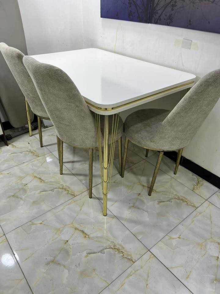 للبيع نظيفات
سنك مرمر +المنيوم 

جزامة خشب 

ميز خشب + ٣ كراسي 

جزامة خفيفة 

***********
