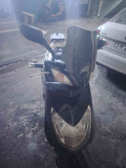 السلام عليكم ورحمة اخوان دراجه سكنس قبق نفخ صاله ٧تشر طلعت من الرمبه امانت الله الدراجه نضيفه وحلوه ولدراجه شوفت العين جيب فيتر وتعال افحص الدراجه عارضه ب٩٠٠ وبيه مجال وهاذه رقمي *********** عنواني بغداد شارع حيفه قرب جامع الشيخ معروف
