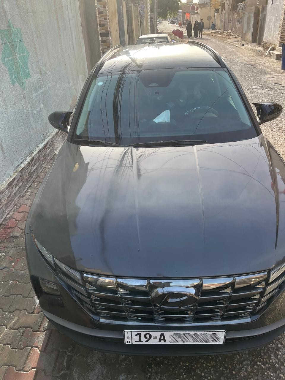 السلام عليكم
توسان وارد امريكي موديل 2023 رقم كربلاء بأسمي  هزه وفحص وترقيم جديد / تحويل للمشتري مباشر
 مواصفات sel
محرك 2500 
كشن كهربائي
تدفئة كشنات
بصمة تشغيل وابواب وتشغيل عن بعد
صندوك كهرباء
LED البجم لد نهاري 
اشاير مري
رادار امامي وجانبي وخلفي 
تحديد مسار قيادة آليه
داخل لونين اسود مطعم بيجي
سايد بريك بصمة
اوتو هولد 
مود درايف انظمة قيادة متعدده 
قطعتين تبريد 
شاشة تدعم كار بلي 
كامرا خلفية دوارة 
تحكمات استيرن وكروز سرعة 
وباقي المواصفات معروفة
حادثهة طرف الجاملغ وطرف البنيد من اليمين معمر بارد بدون تبديل. وبالجنطة طخة بسيطة موضحة بالصور  وتقريرهة موجود  وسونار حديث موجود 
السعر 197
الرقم ***********
واتساب او اتصال
غير متواجد على الفيس
