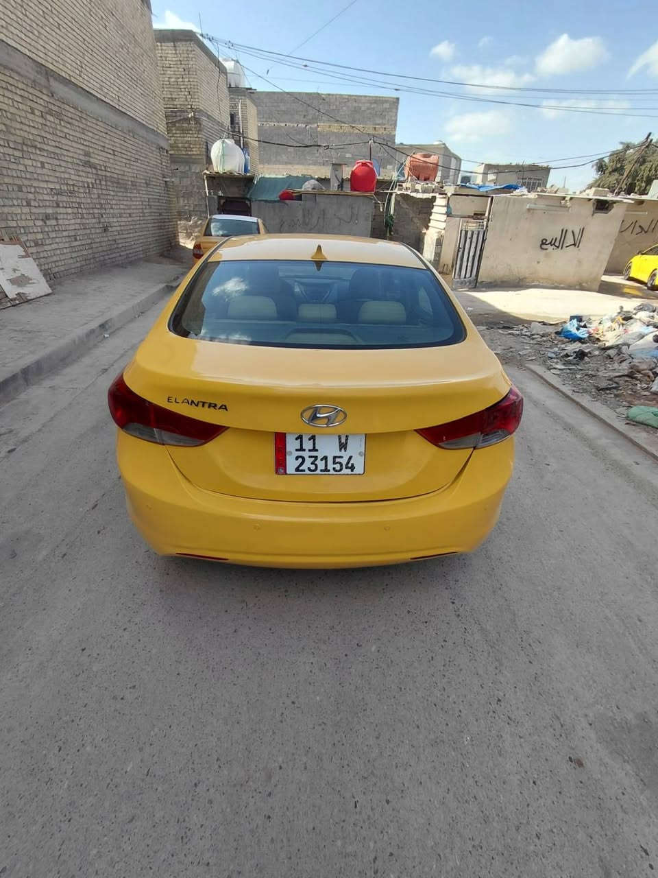 سلام عليكم عندي الانتره موديل 2013امريكي حادثها قبق الصندوق فقط بدون كلشي سياره جديده ماشيه 175الف مكينه 1800دوش تخم تاير كير مكينه كله مكفول مكان السياره بغداد السعر  100وبيها مجال ***********
