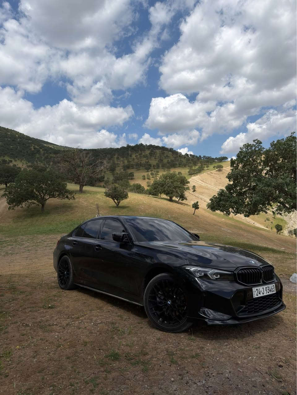 سلام علیکم BMW330i Xdrive 
فوول مواسەفات تەنها M پاکێج نیە
مۆدێل ٢٠٢٣ هیچ مەسورفێکی نیە بەشەرت هەموو شتێکی 
سبوغ نیو بۆنیتە ئێرباگ سوکان و شانێک ناوگرتن و شتی نیە هەموو گیانی بەشەرتە 
*********** أربيل, العراق
