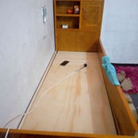 تخت • نضيف • قابل فصال