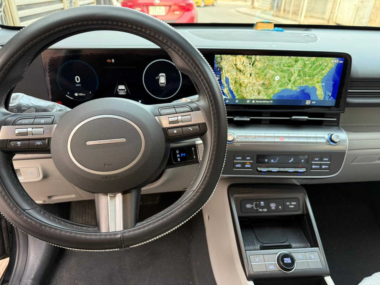 24 
بدون ايرباك بدون تبديل حادث مرفق 
ماشيه ٦ الاف زيرو بدون رقم دخول جديد 
***********
