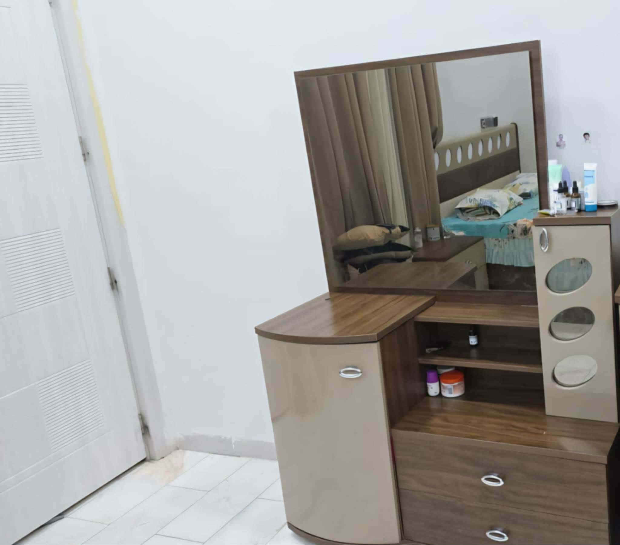 غرفه تركي ضخمه حيل ومابيه اي ضرر للبيع  

سعر  600 

سوووا اضافه للحساب  بدون امر  عليكم  

شعدكم للبيع  دزوه خاص اي شي تخامه  كاونترات غرف نوم  اي شي @إشارة


**إذا كنت صاحب هذا الإعلان وتريد حذفه لأي سبب، رجاءا أرسل رسالة إلى الدعم الفني**