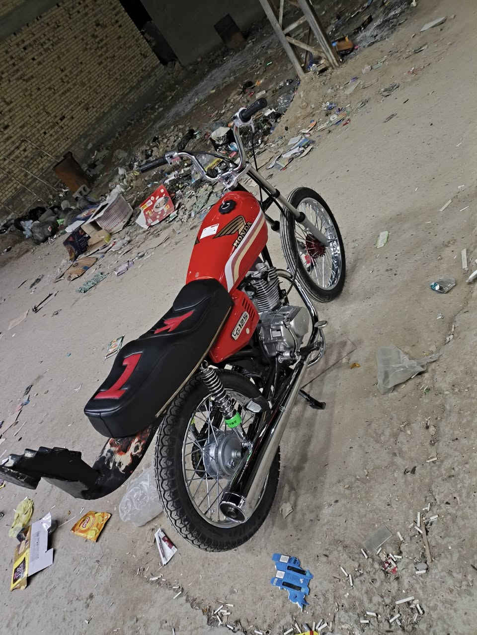 سلام عليكم دراجه معمره صار ثلث تيام دراجه بدون اوراق سعر 750 وبيهاء مجال شراي يتصل ***********
