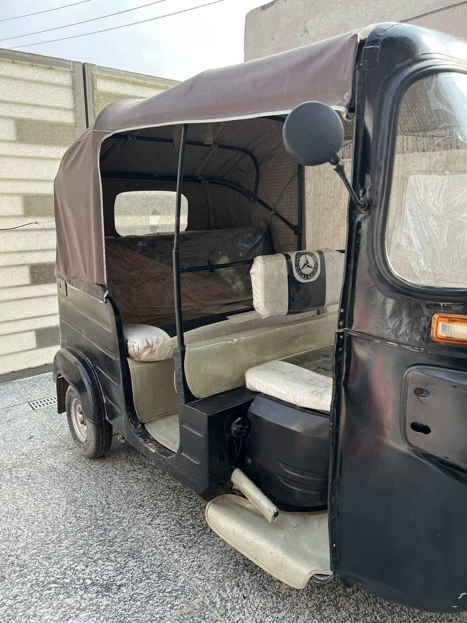 السلام عليكم تكتك باجاج موديل 20 تكتك نضيفه كلش جاهزه تعمير جديد اوراق ضايعه السعر 3 ملاين وبيها مجال مكاني البصره  الاستفسار  ع رقم هاتف او واتساب ***********
