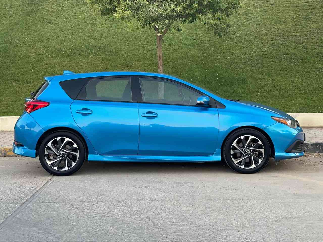 Toyota Corolla Sport 
سعری ٩٨ گەڵاو معامەلە 
مودیلی ٢٠١٧
مواسەفات
ڕاداری پێشەوە
ڕاداری خەتی جادە
٣ مۆدی لێخوڕین ( eco ،normal sport)
سوکان ڤۆلیۆن 
تەحدید سورعە 
شاشە 
کامێرا 
دەبڵ گێڕ
ئاوێنە ئیشارەت 
مەکینە ١٨
دوو پارچەی بۆیاخە 
٨٦ هەزار مایل ڕۆی شتوەیە 
گێڕوو مەکینە بەشەرت 
تەبرید و گەرمی بەشەرت 
سەنەوی تا ٢٠٣٠ تازە 
هایدرۆلیک و ڕۆنی تازە گۆڕاوە
٤تایەی لۆکی لەژێرایە 
سەیارەکە لە سلێمانیە 

ژمارەی موبایل *********** السليمانية, العراق

