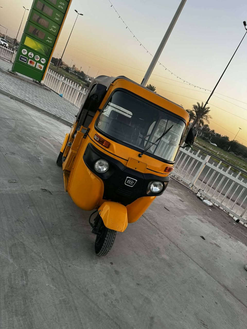 تكتك موديل 2022 شهر الثامن بغداد بأسمي
كفالة عامة بيها بارد بسيط بالجاملغ الخلفي لغود بلادية مكفوله 
وجاهزه كبل تطلع لشارع مناقصها اي شي 
السعر 9 ملاين ونص وبيها مجال 
***********
