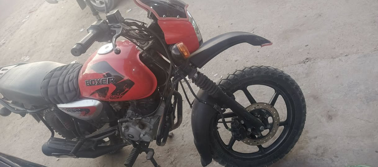 السلام عليكم بوكسر موديل 23رقم وسنويه
مكان بغداد البلديات سعر 2مليون وبيه مجال انتصال*********** وبل عافيه ع ياخذه♥️🫰
