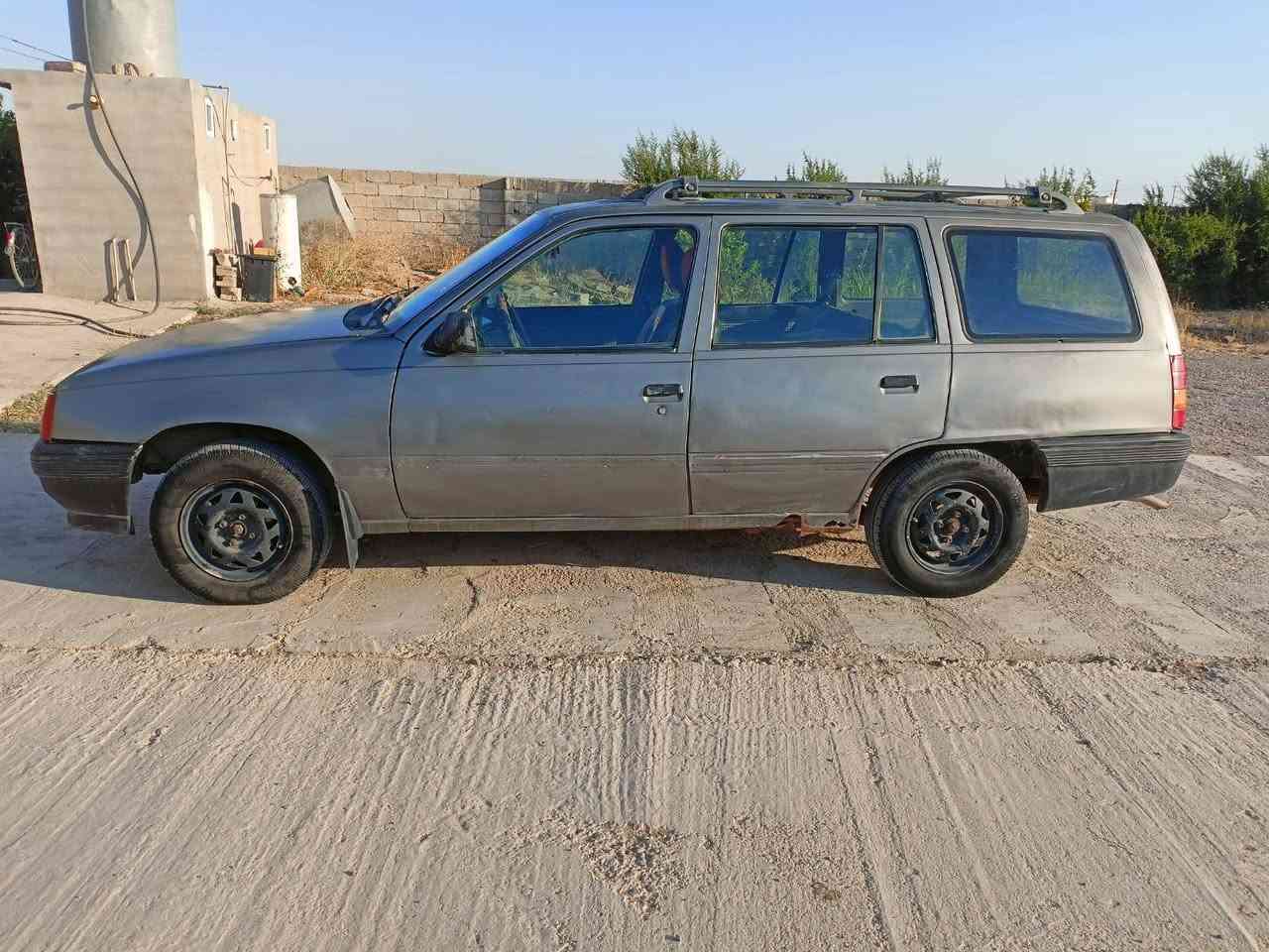 السلام عليكم مكلف بالنشر للبيع اوبل كاديت كير محرك خير من الله نكره سلف صدر تايرات زينات الكشر شوف العين رقم وصاحبها موجود بس نبيع واقع حال السعر 14 وبيها مجال مكانها الحويجه أي استفسار ‏‪***********‬‏
