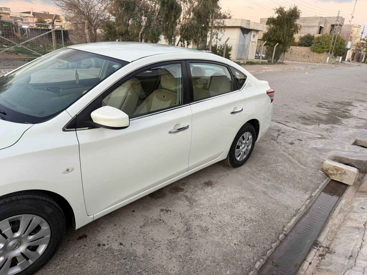 سلام عليكم 
نيسان سنترا خليجي ٢٠١٤
سياره كلش حلوه و نضيفه مواصفات خليجي معروفه 
محرك ١٨ مرغوب بي بطاقه بانزين 
كير محرك كلشي بشرط بي شبر صبغ جوه باب ورا جهه سكن صندوك بس عيار كلشي ع بلاد سياره حلوه وجديده مال بيت
مكان كركوك سعر ١٠٧ وبي مجال 

*********** كركوك, العراق
