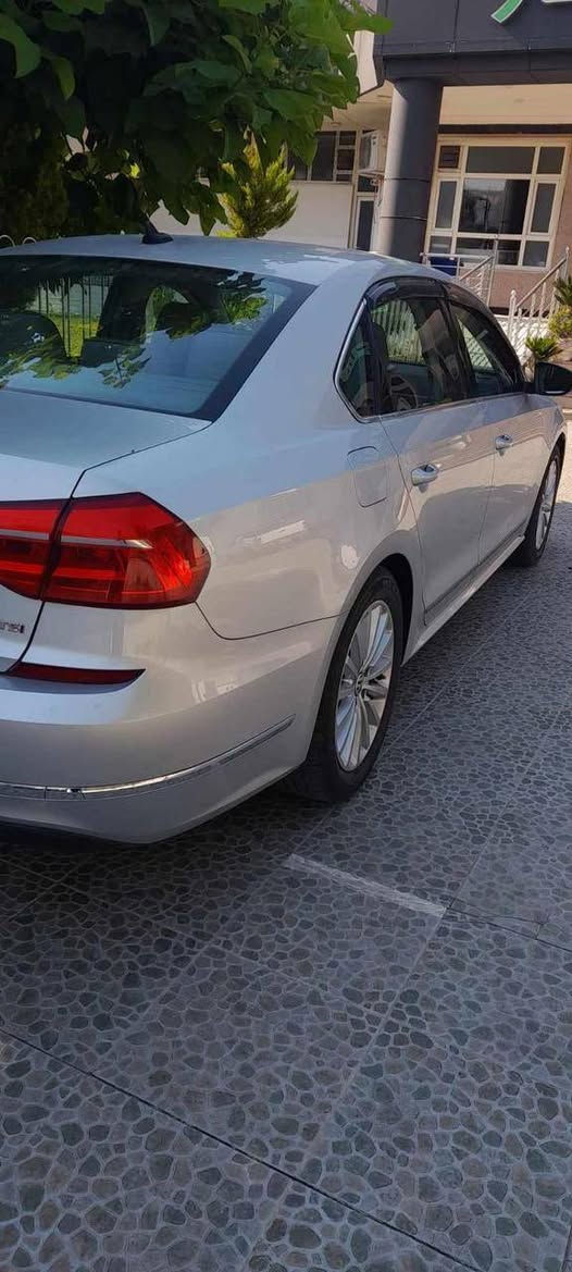 السلام عليكم
فولكس واجن باسات 

موديل  2016 se 
مكينه 18 توربو 4 سلندر ما مفتوح 

لايوجد ضرر فقط بونيد سرقه 

مواصفات 
كاميرا خلفيه 

كشنات جلد 

تبريد قطعتين 

كشنات تدفئه 

سنويه جديده + بطاقه بنزين 

سياره فول مواصفات مال بيت 
عنوان كركوك 

سعر (180) 

للاستفسار الاتصال على هذا الرقم 

***********
