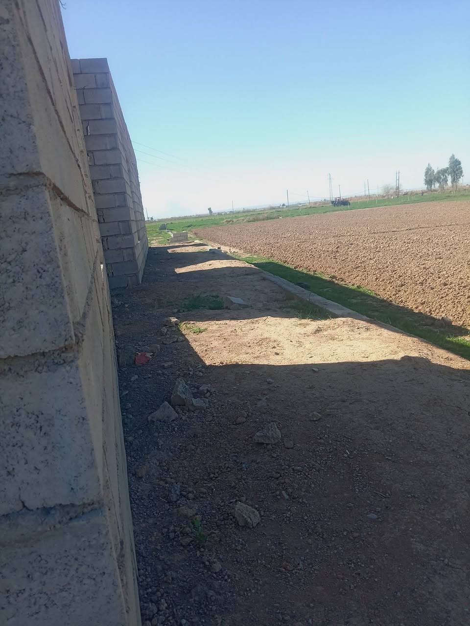 السلام عليكم دونم للبيع في قريت الدبس واصل مي +كهرباء مبني بيه بيتين واصلات للصبه  ومحفور بيه بلاليع ثنين كبار ومكان حيل راقي السعر 40 وبيه مجال شويه حگ الجيه تعال خاص وتدلل


**إذا كنت صاحب هذا الإعلان وتريد حذفه لأي سبب، رجاءا أرسل رسالة إلى الدعم الفني**