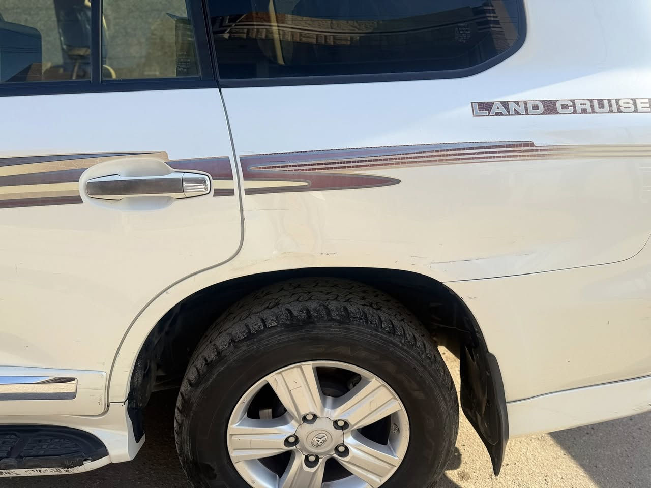 لاندكروز موديل ٢٠١٣ للبيع ماشيه ١٩٠ الف
السعر ٣٤ الف للاتصال على الرقم ***********

العنوان بغداد
