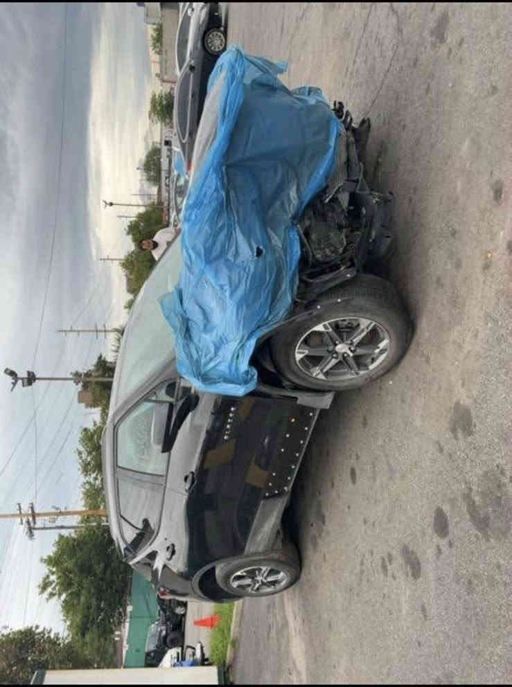 السلام عليكم 

بلايزر 2024 
محرك 2000 تيربو Lt2

السيارة حاليا بدبي 

السعر مطروح بدبي 70 ورقة 

***********
